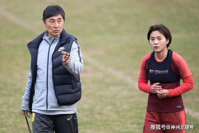尤文图斯签下热刺中场萨尔，租借协议含买断条款